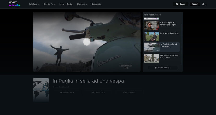 In Puglia in sella ad una vespa