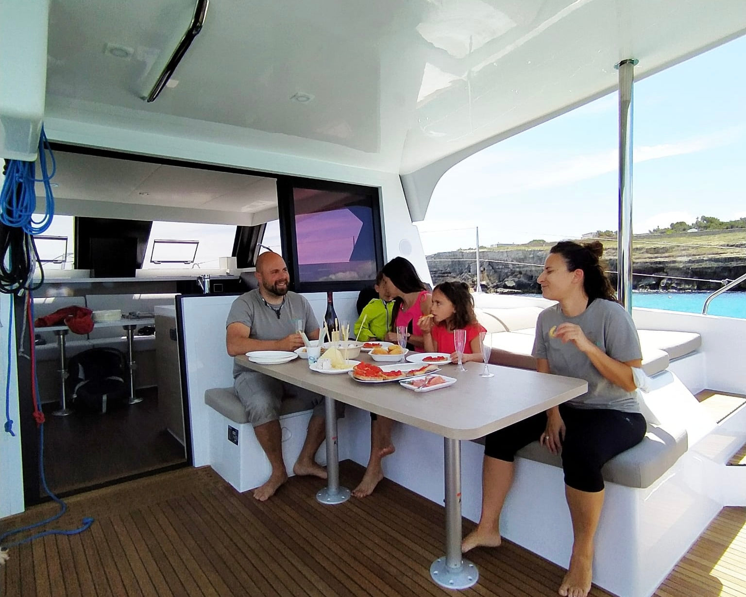 Tour en catamarán por las cuevas de Polignano a Mare – Excursión privada-7