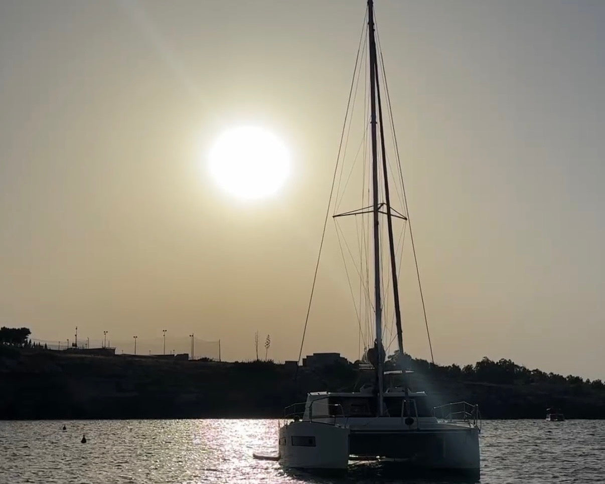 Tour en catamarán por las cuevas de Polignano a Mare – Excursión privada-2