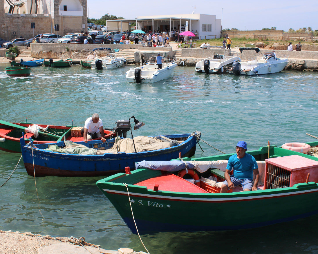 Tour privato di Polignano a Mare in gozzo tipico-2