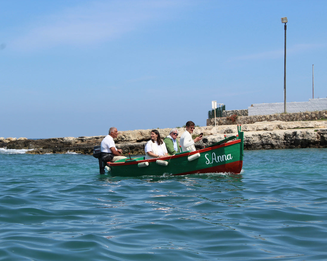 Tour privato di Polignano a Mare in gozzo tipico-6