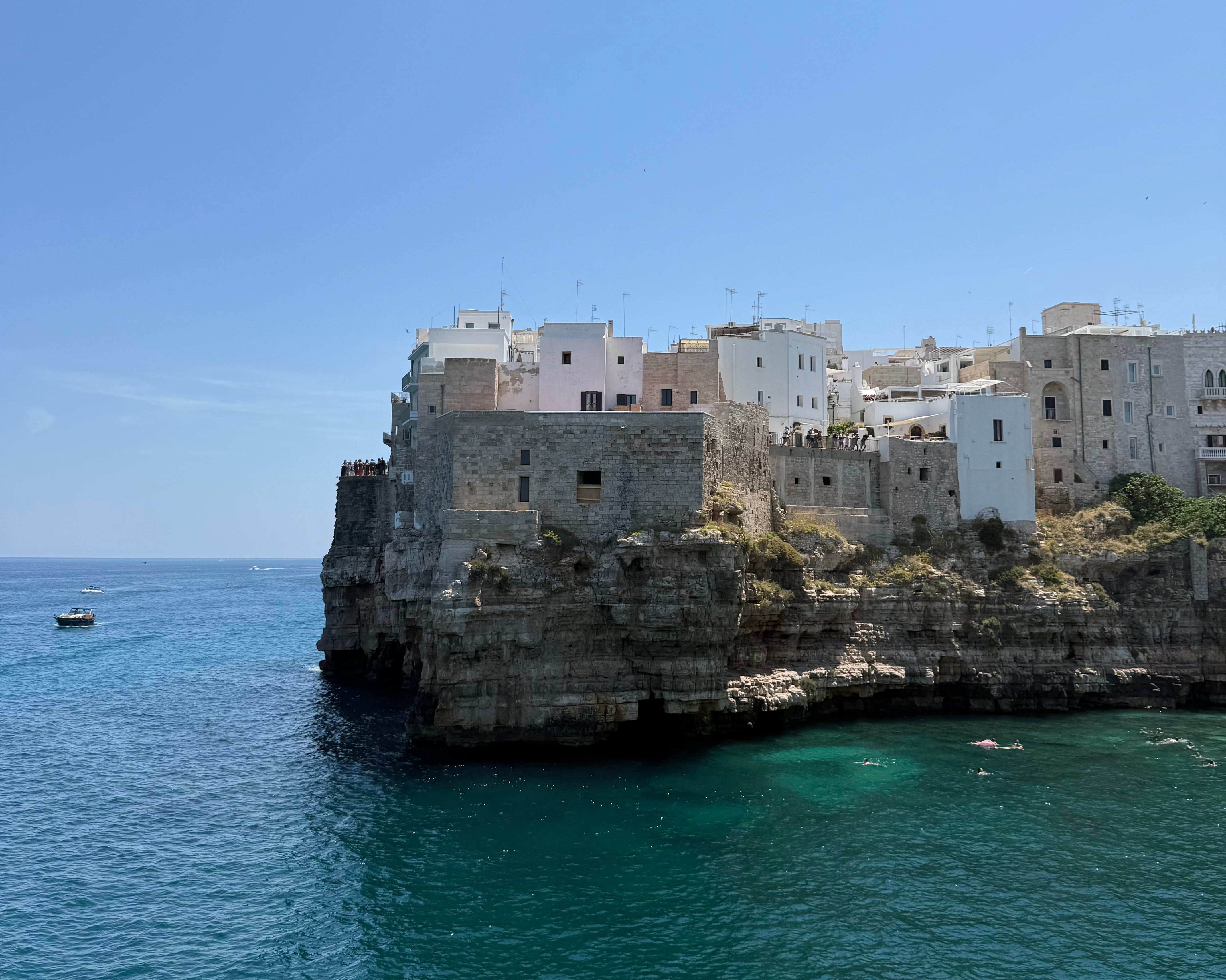 Da Bari: Tour in barca tra le grotte e visita libera di Polignano a Mare-4