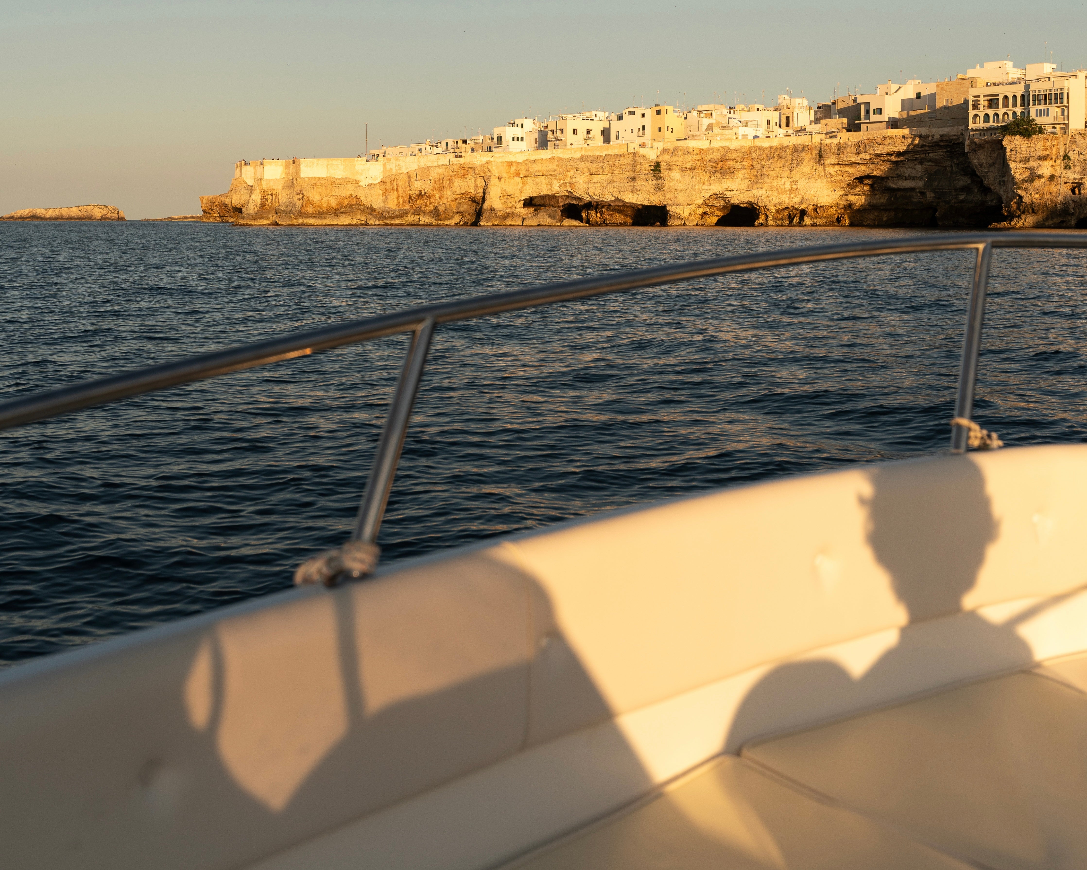 Da Bari: Tour in barca delle grotte di Polignano al tramonto-5