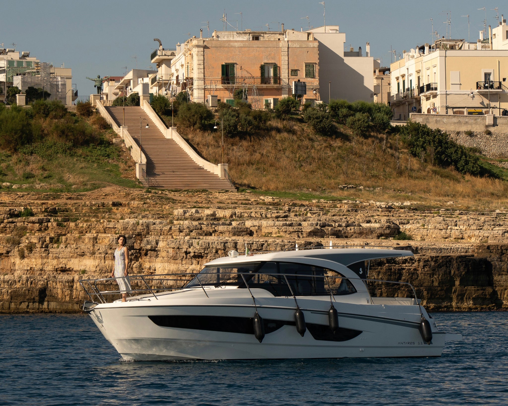 Tour in Yacht Luxury tra Polignano a Mare e Monopoli-2