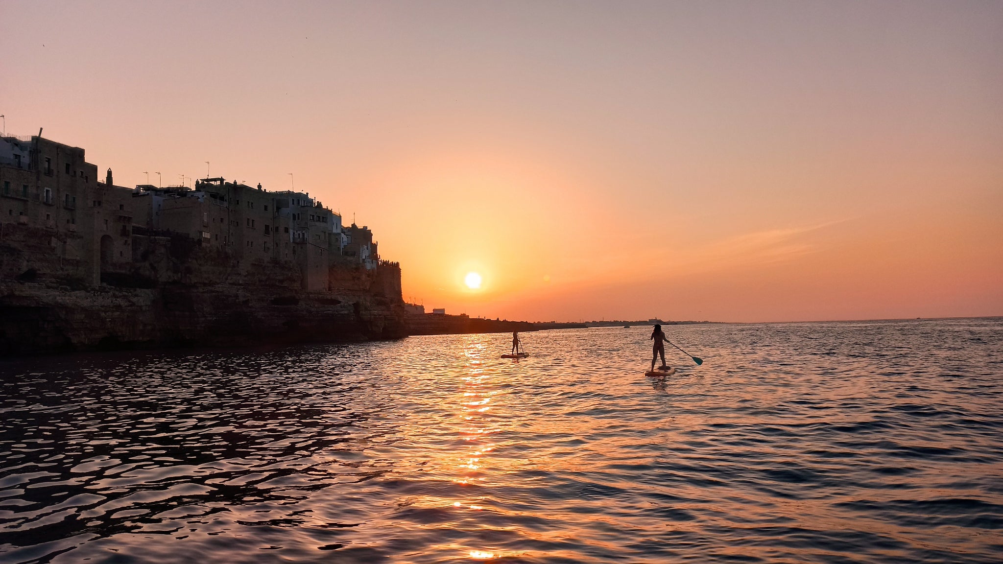 Escursione in SUP alle grotte di Polignano a Mare-1