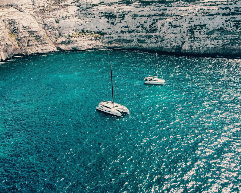 Tour in catamarano alle grotte di Polignano a Mare – Escursione privata